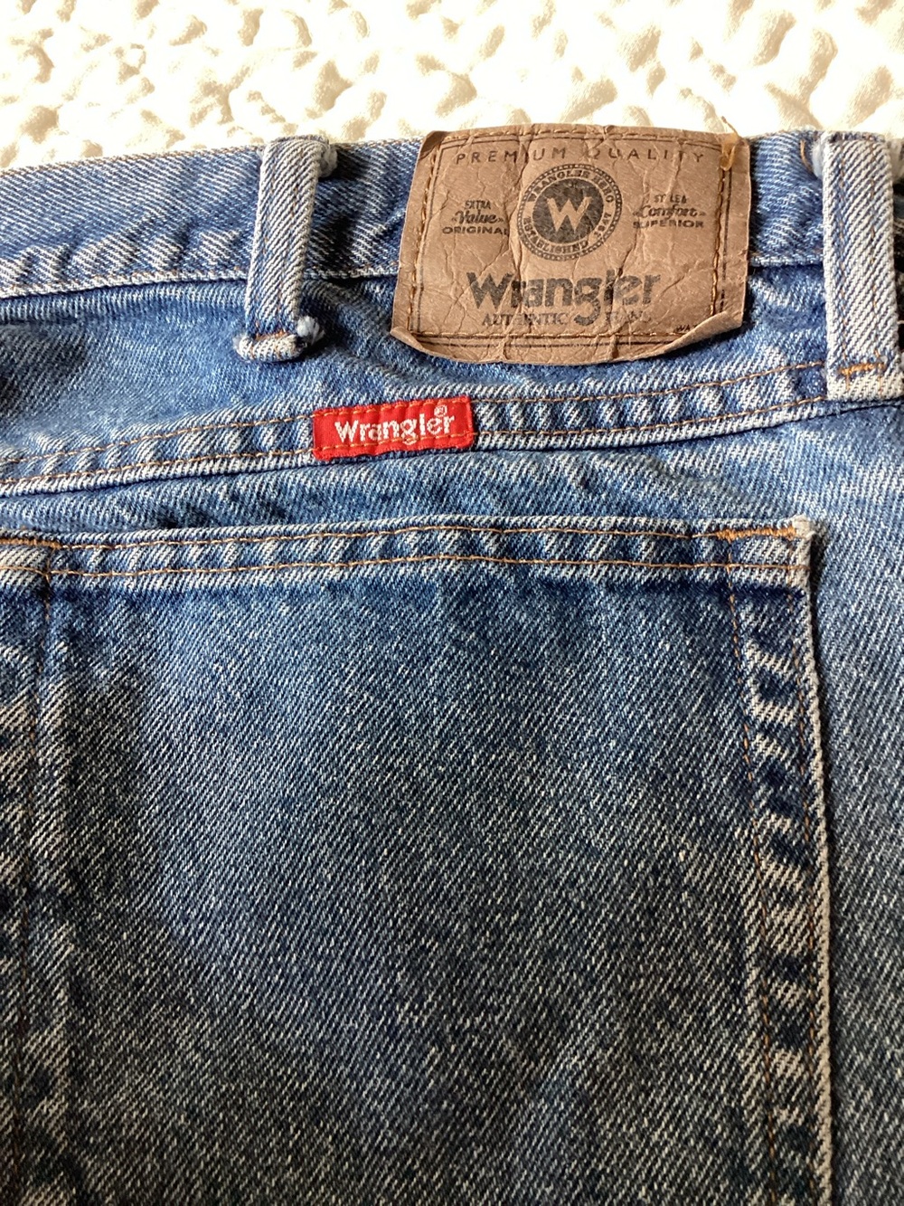 Wrangler Men's Relaxed Fit Light Blue Denim Jeans
